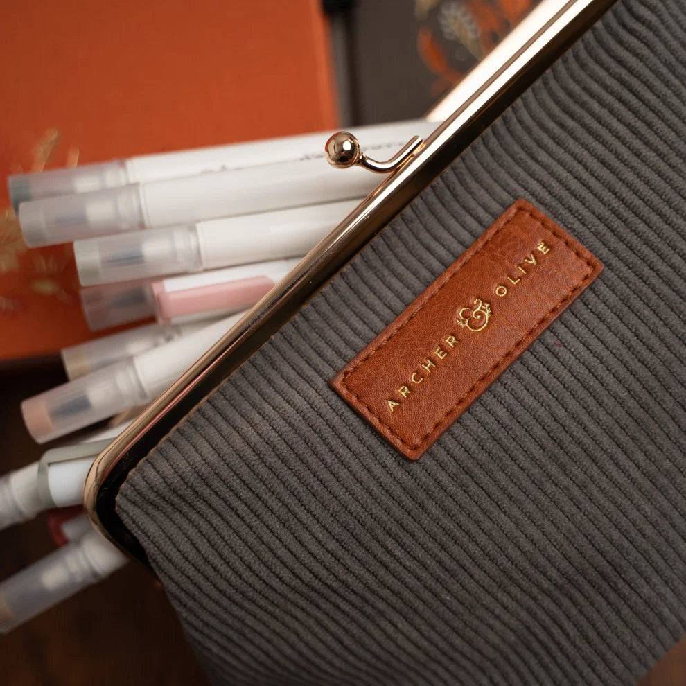 Quiet Corners Kiss-Lock Pouch | Gray