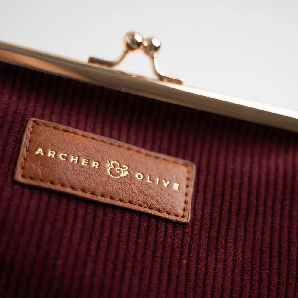 Quiet Corners Kiss-Lock Pouch | Maroon