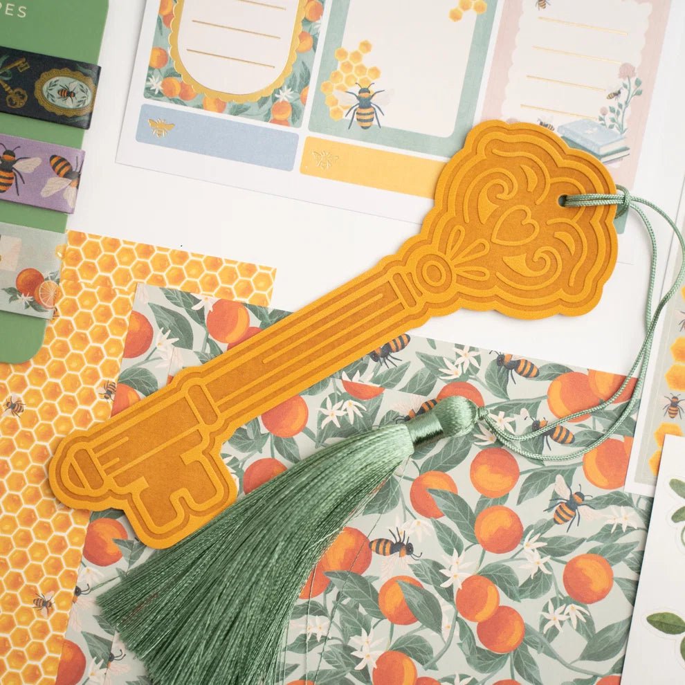 Kit Club | Keeper of Bees